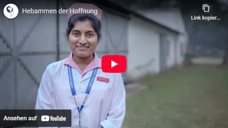 Hebammen der Hoffnung Youtube Video: Hebamme lächelt in die Kamera, Bangladesch